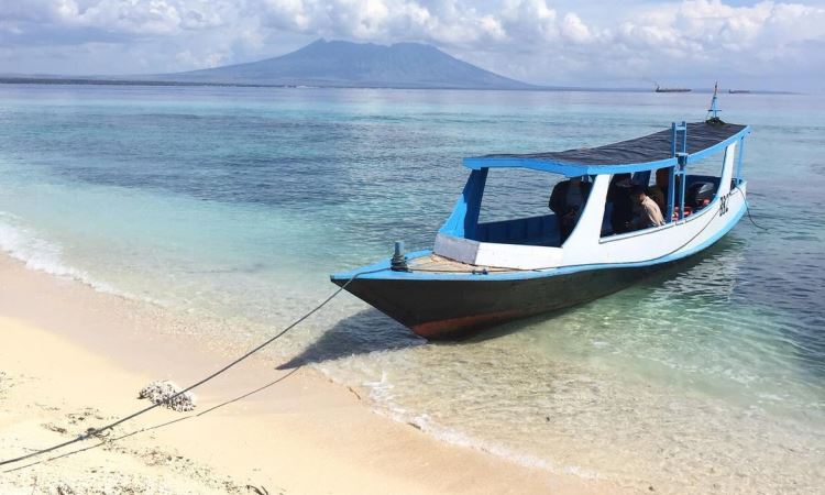 Pulau Menjangan Bali Pulau Kecil Dengan Pesona Bawah Laut Yang Memukau