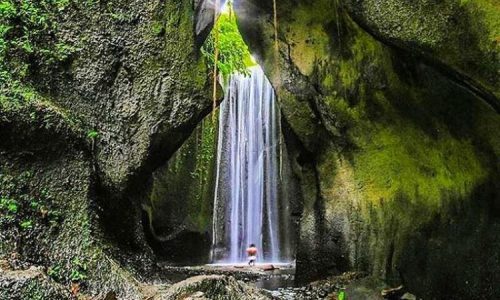 Air Terjun Tukad Cepung Bali Indahnya Air Terjun Dibalik Tebing De Bali