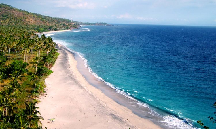 Indahnya Pantai Senggigi Wisata Pantai Favorit Di Lombok Barat De Bali