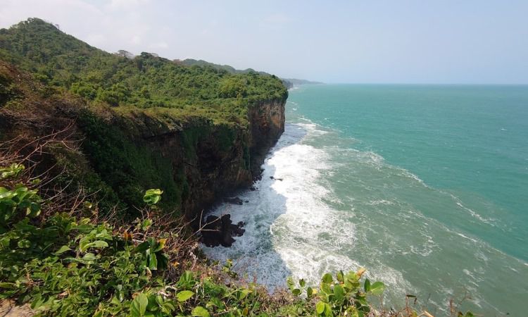 Laut Bekah Spot Terbaik Untuk Bersantai Menikmati Keindahan Lautan Di