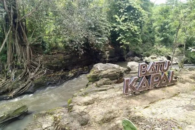 Taman Wisata Batu Kapal Bersantai Menikmati Suasana Pedesaan Yang