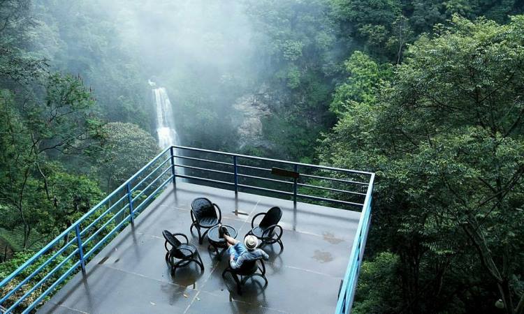 Curug Cimahi Bandung Air Terjun Tertinggi Dengan Pesona Layaknya