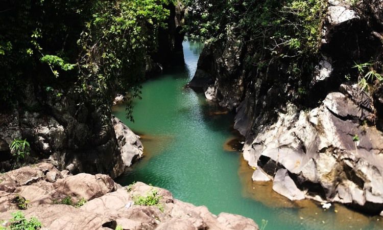 Leuwi Jurig Panorama Alam Eksotis Yang Berbalut Cerita Mistis Di Garut