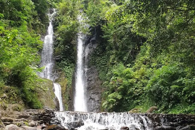 Curug Cilember Pesona Air Terjun Dengan Panorama Hutan Pinus Di