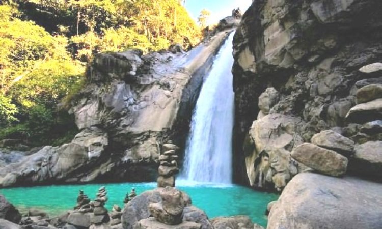 Air Terjun Mangku Sakti, Surga Tersembunyi di Lombok Timur - De Bali