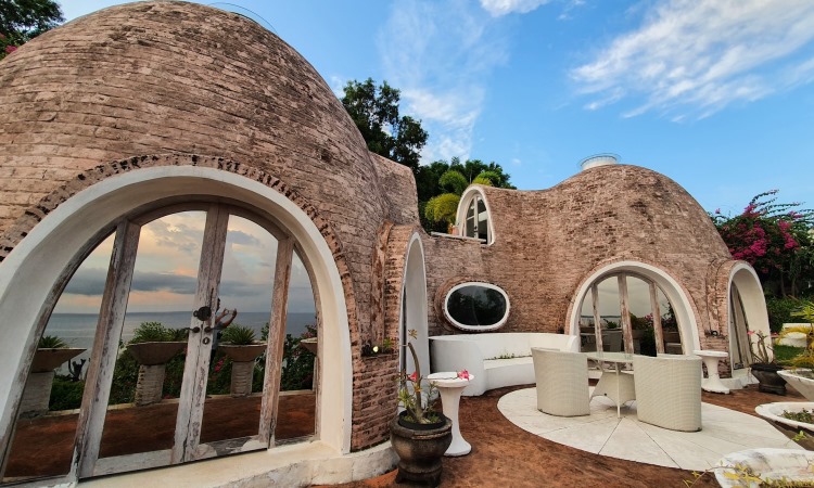 Mentigi Bay Dome Villas, Tempat Menginap Unik & Hits Di Lombok - De Bali