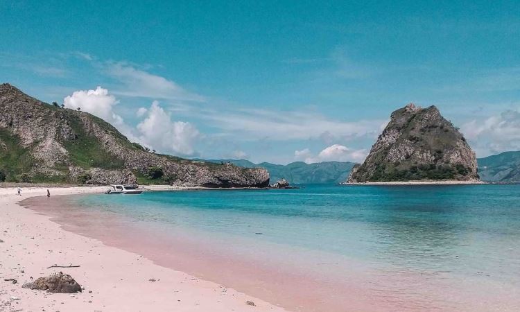 20 Tempat Wisata Di Labuan Bajo Terbaru & Terhits Buat Liburan - De Bali