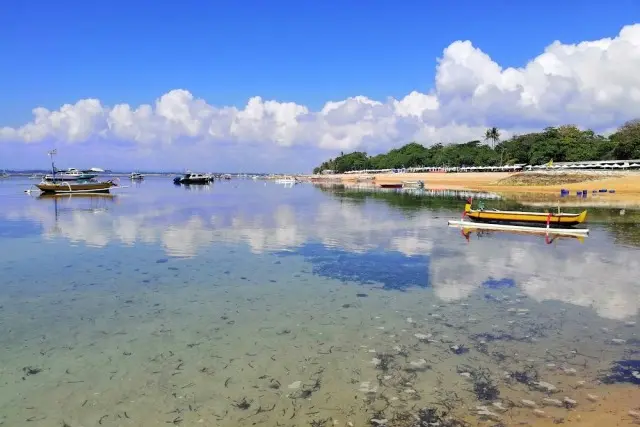 Pantai Semawang, Pantai Pasir Putih di Denpasar yang Menyuguhkan ...