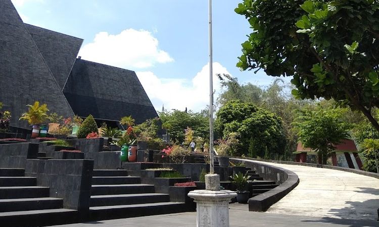 Museum Gunung Merapi Intip Sejarah And Koleksi Miniatur Gunung Berapi Di