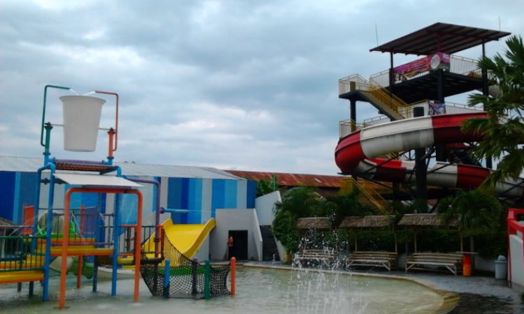 Balong Waterpark, Taman Rekreasi Air Favorit Liburan Keluarga Di Bantul ...