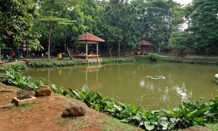 15 Taman Keren Di Depok Untuk Tempat Bersantai - De Java