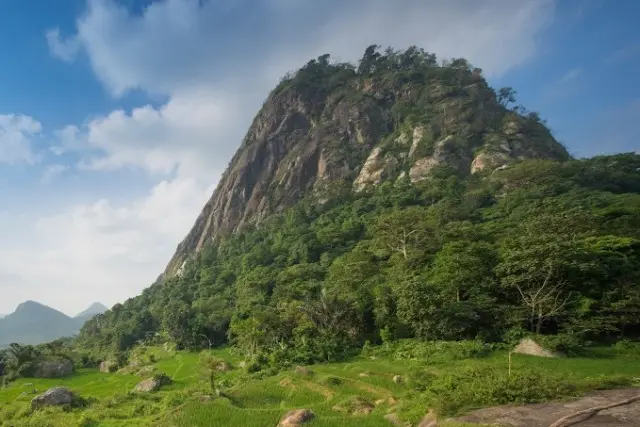 Gunung Parang, Spot Panjat Tebing Tertinggi Se-Asia Tenggara Di ...