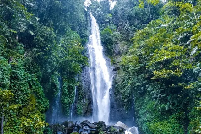 Keindahan Curug Cikaracak Mengenal Surga Alam Tersembunyi Di Bogor De Java